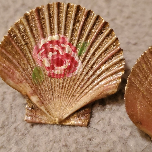 Scallop Shells - Picture 2 of 4